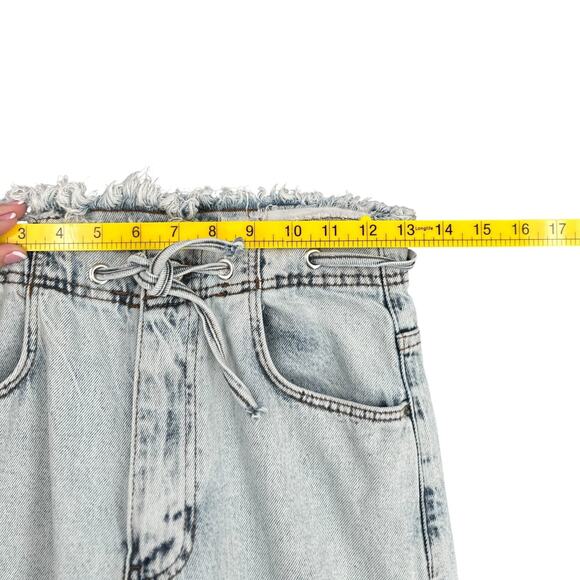 ELITE PINK Light Wash Paperbag Waist Drawstring Frayed Hem Wide Leg Jean Size 29 - Picture 5 of 7